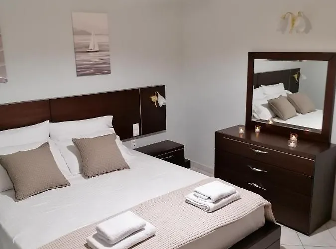 Lefakis Aegean Breeze Ormos (Andros)